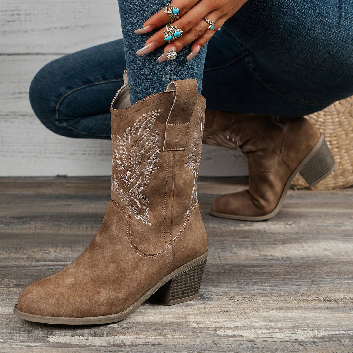 Embroidered High-Heeled Ankle Boots V1490