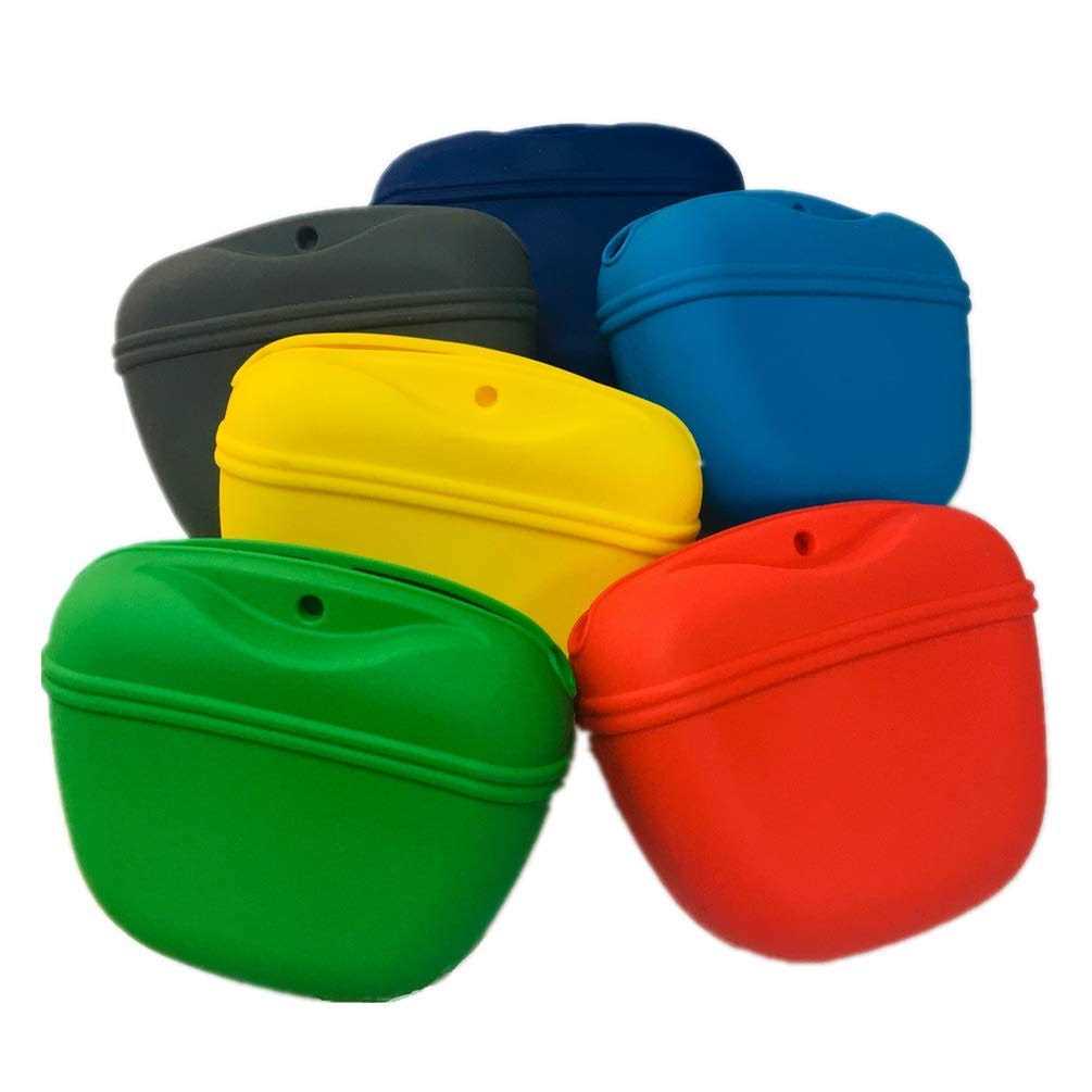 Silicone Dog Treat Pouch with Magnetic Closure and Waist Clip R32350