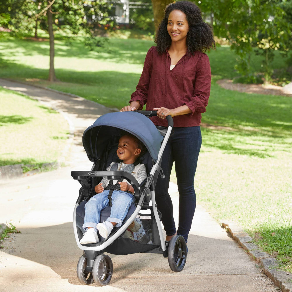 Oakton Travel System with SnugRide Infant Car Seat I403329